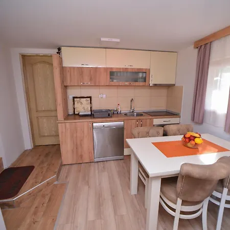 Holiday home Mijatov